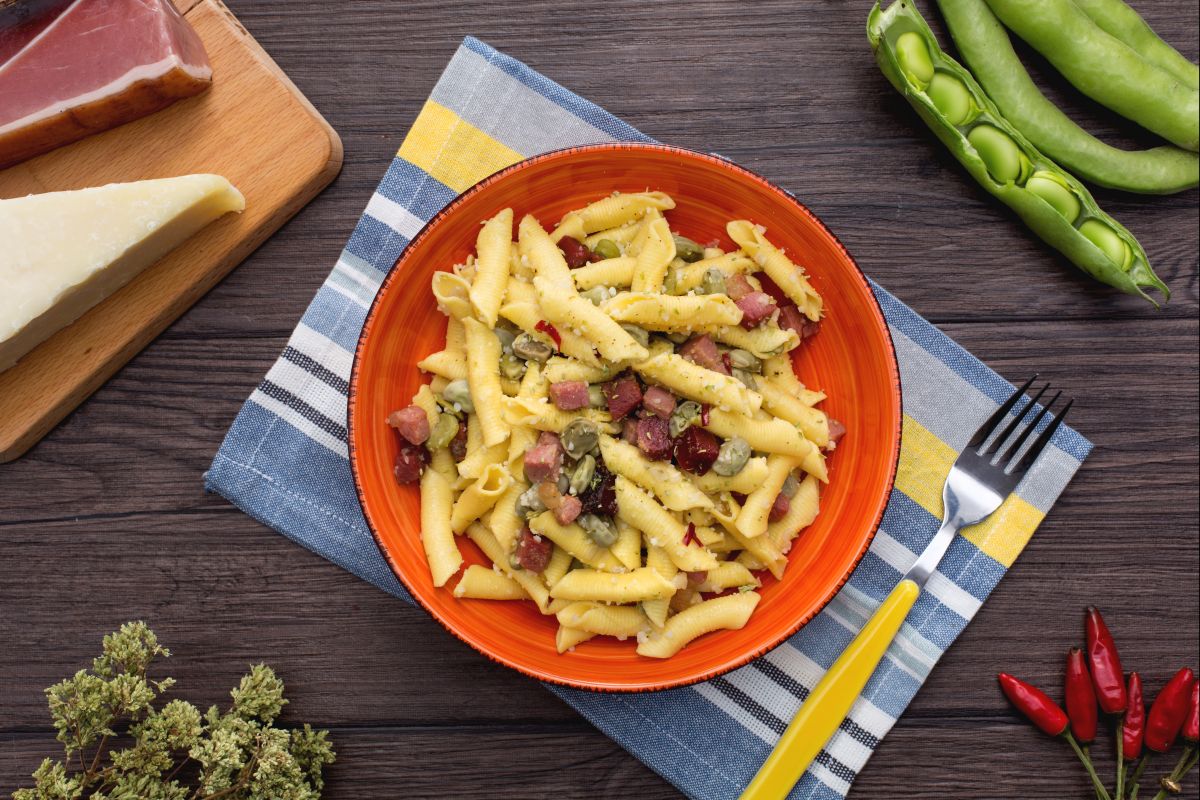 Garganelli habas y speck