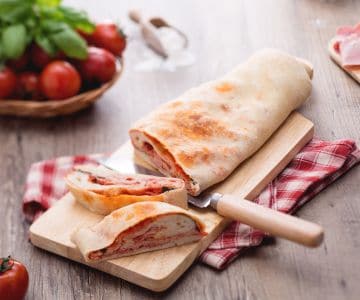 Rollo de pizza relleno