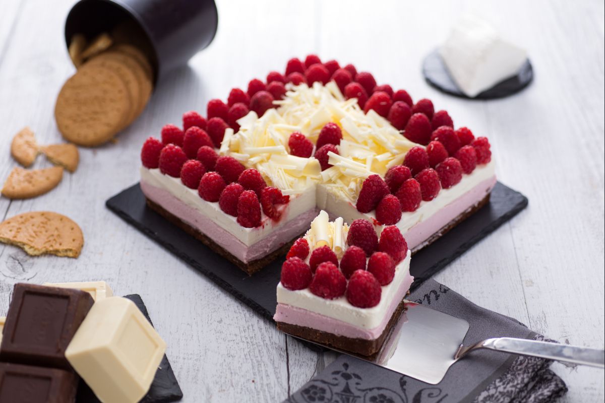Tarta de queso con chocolate blanco y frambuesas