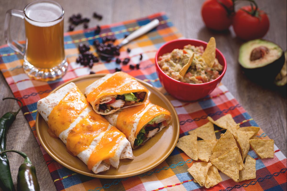 Burrito de pollo con guacamole al limón