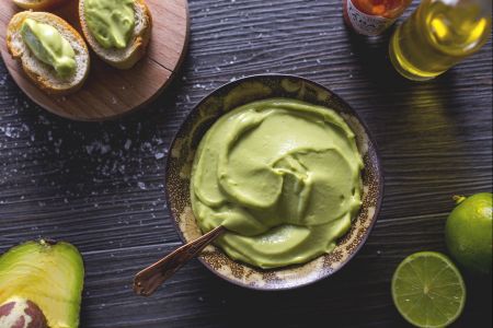 Falsa mayonesa de aguacate
