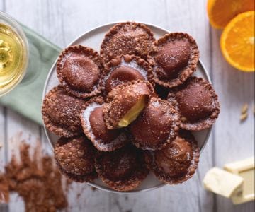 Raviolis de cacao con corazón de chocolate blanco