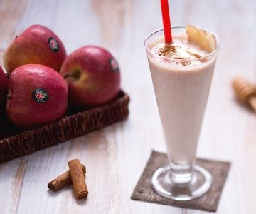 Batido de manzanas, peras y canela