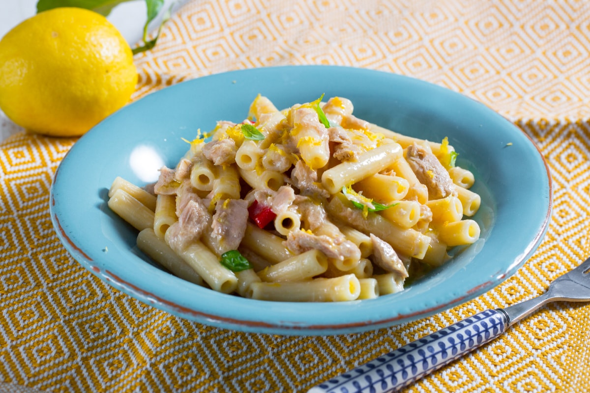 Pasta atún y limón