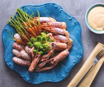 Crustáceos con verduras al vapor y mayonesa de cítricos