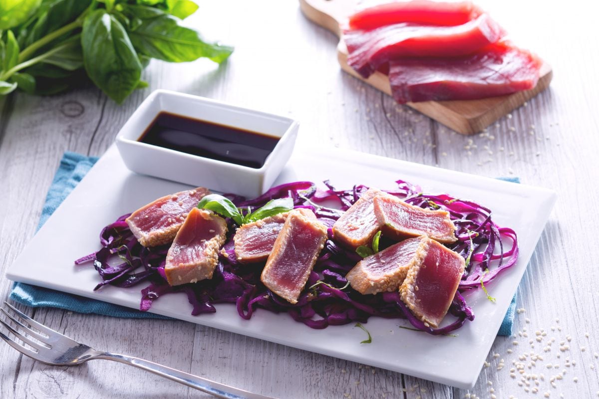Atún glaseado con salsa de soja