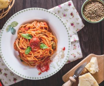 Espaguetis con albóndigas vegetarianas
