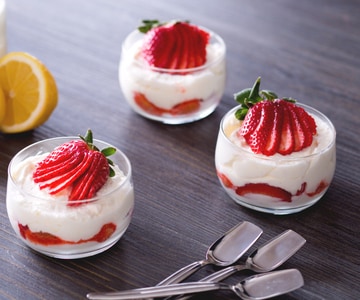 Tiramisú de fresas sin huevo