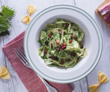 Farfalle con pesto de ortigas