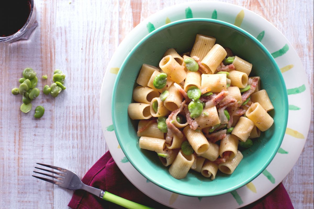 Pasta habas y guanciale