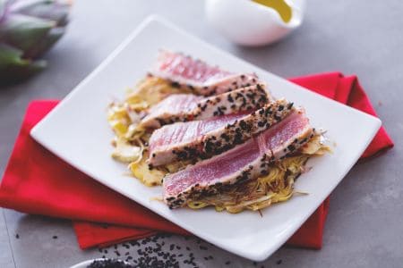 Atún con sésamo