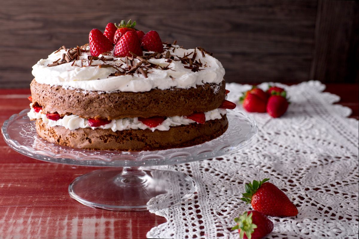 Tarta de chocolate y fresas