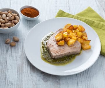 Filete de atún con pesto de pistachos