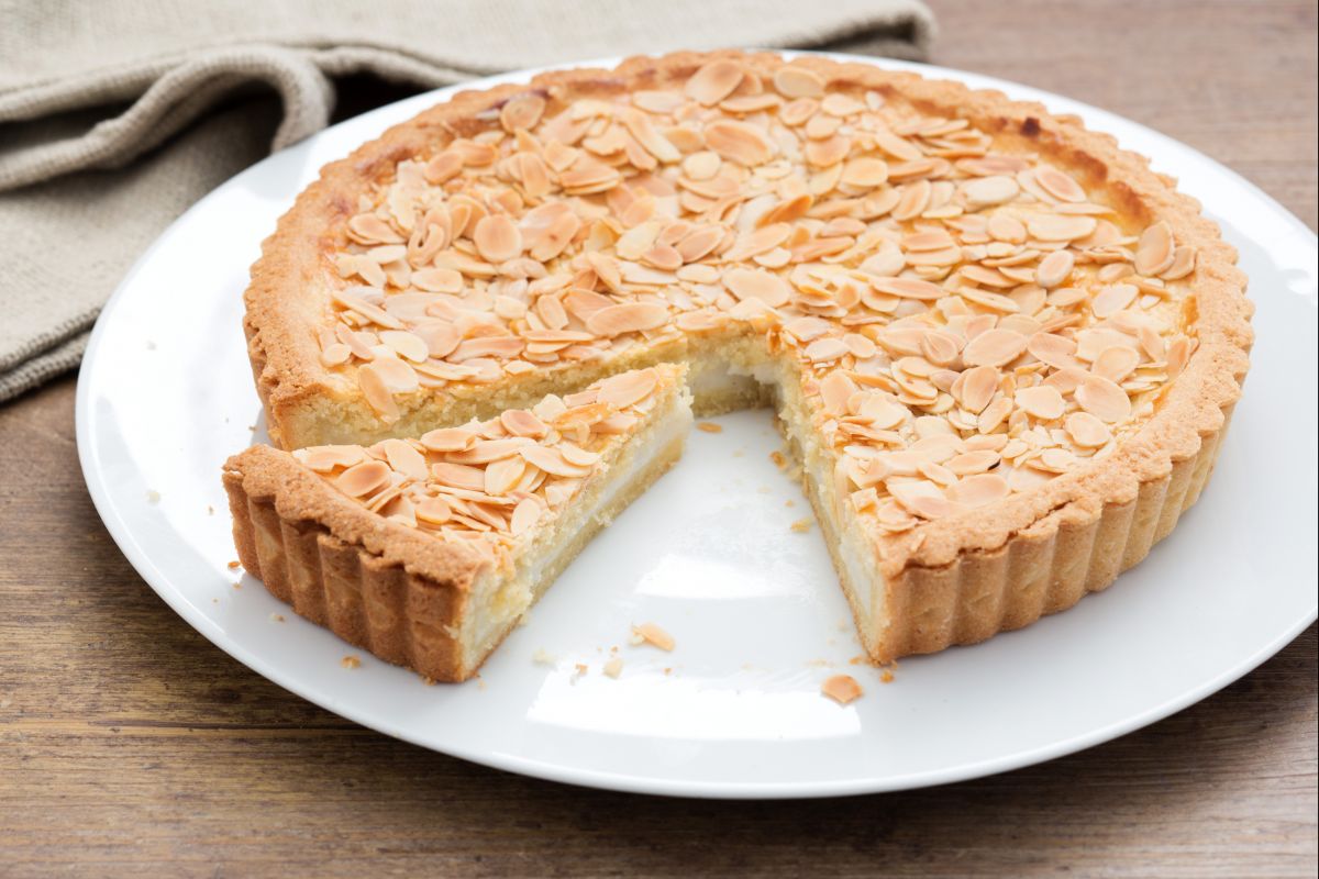 Tarta de leche y almendras