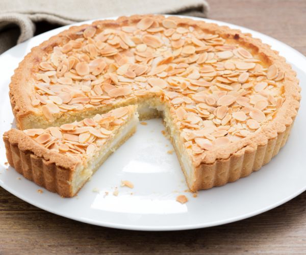 Tarta de leche y almendras