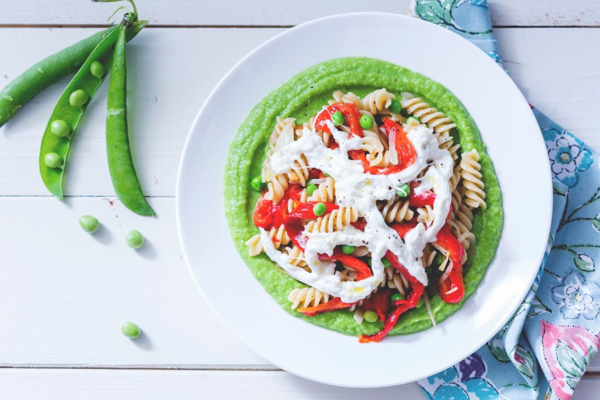 Pasta con vainas de guisantes