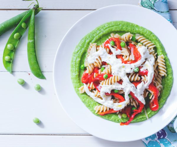Pasta con vainas de guisantes