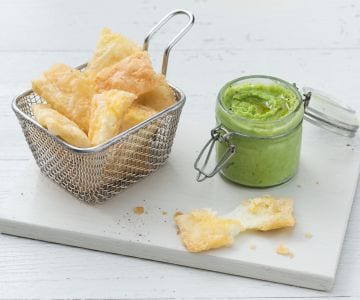 Pecorino frito con crema de habas