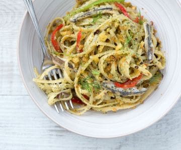 Bavette con anchoas al pesto de hinojo