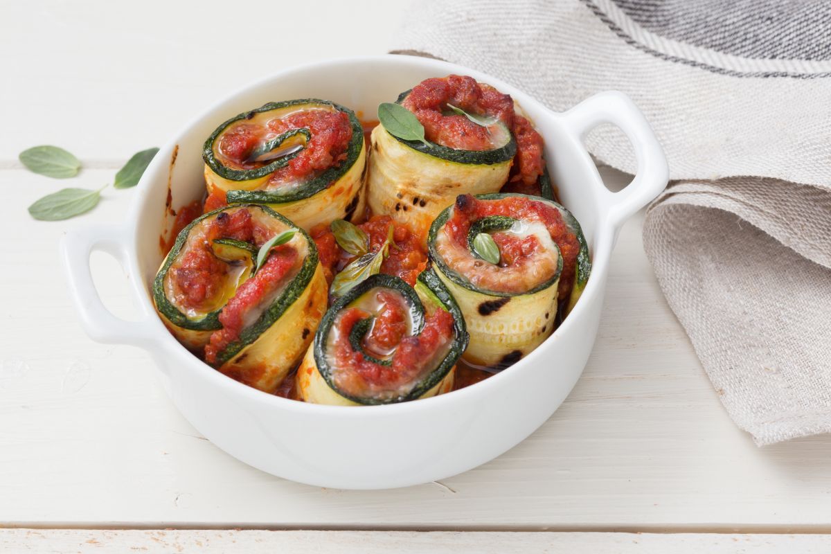 Rollitos de calabacín al ragú