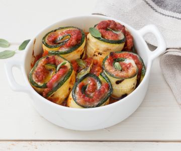 Rollitos de calabacín al ragú