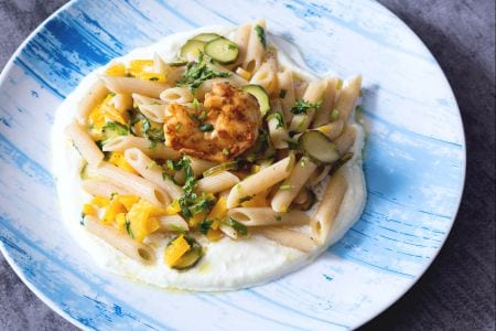 Pasta con verduras y crema de fiordilatte