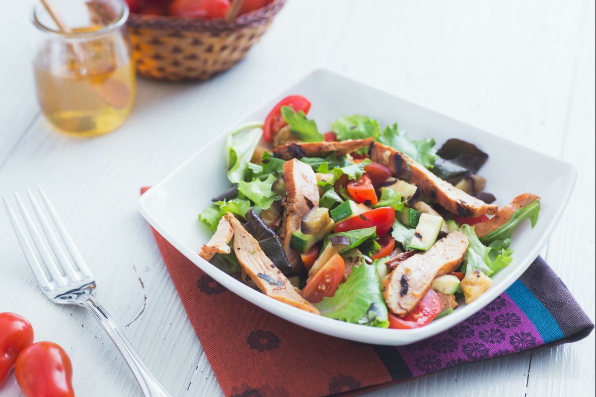Ensalada de pollo y calabacines