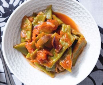 Judías verdes planas con tomate