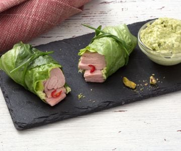 Rollitos de lechuga rellenos de atún