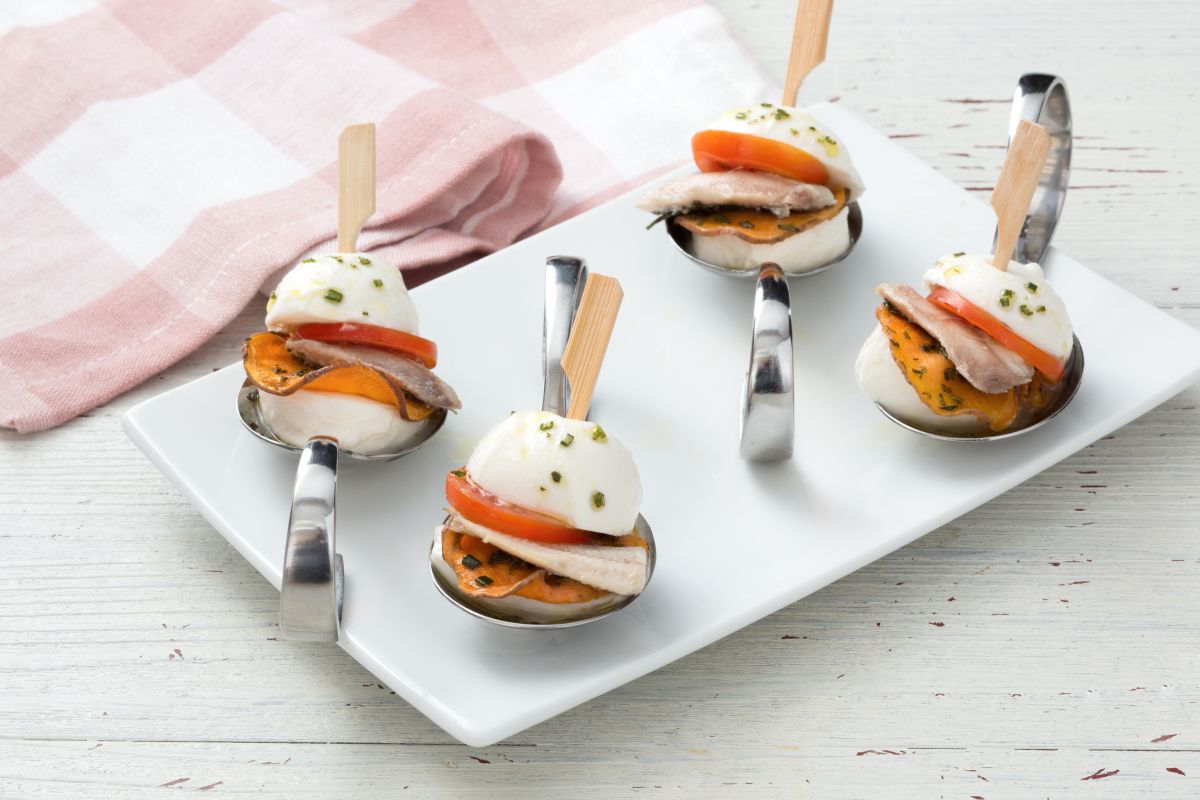 Bocaditos de mozzarella y sardinas