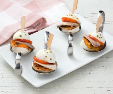 Bocaditos de mozzarella y sardinas