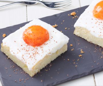 Tarta con albaricoques frescos