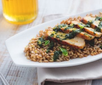 Espelta templada con pollo al miel