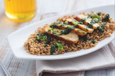 Espelta templada con pollo al miel