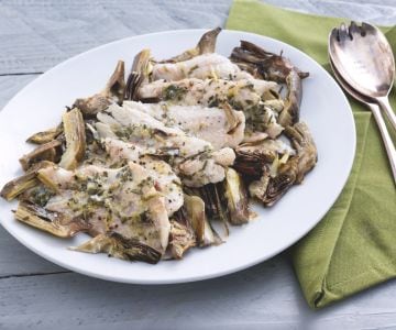 Mero al horno con alcachofas