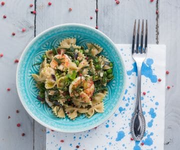 Ensalada de pasta con agretti y langostinos