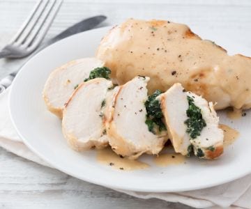 Bolsillos de pollo rellenos de ricotta y espinacas