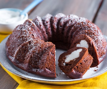 Rosca de cacao con corazón de coco