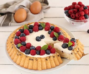 Tarta suave con yogur y fruta