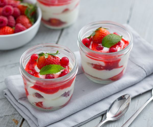 Tiramisú con frutos del bosque
