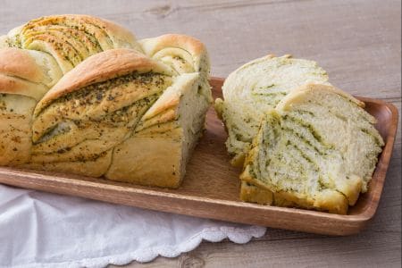 Trenza al pesto