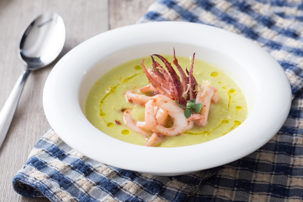 Crema de calabacines trompeta y calamares