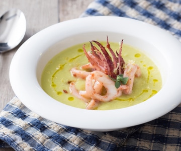 Crema de calabacines trompeta y calamares