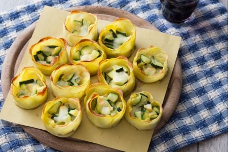 Cestas de patatas con calabacín y queso