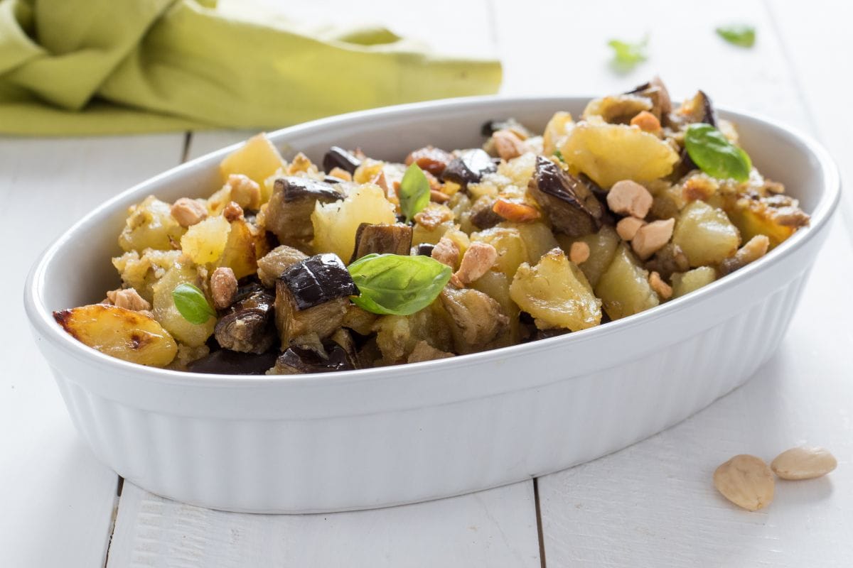 Berenjenas y patatas con almendras