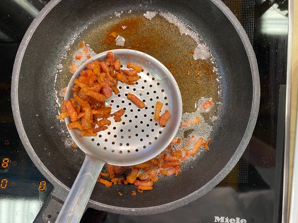 Pasta con crema de espinacas y panceta crujiente - step 2