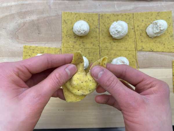 Cappellacci con col y queso - step 2